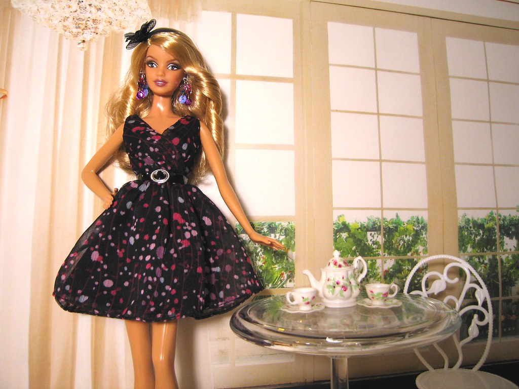 Kentucky Derby Barbie Wearing Tea Party Fashion | Earings ma