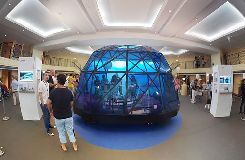 Sapphire Voyager at Gold Coast Motor Festival, wide angle