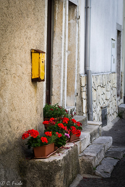 Häuserfront in Punat, Insel Krk (Kroatien)