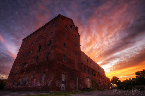 new sunset sky sun west color brick abandoned beer clouds brewing canon frank lens landscape graffiti coast jones downtown angle decay tag parking wide ruin ale lot sigma nh hampshire brewery portsmouth wreck complex hdr seacoast disrepair 10mm t2i