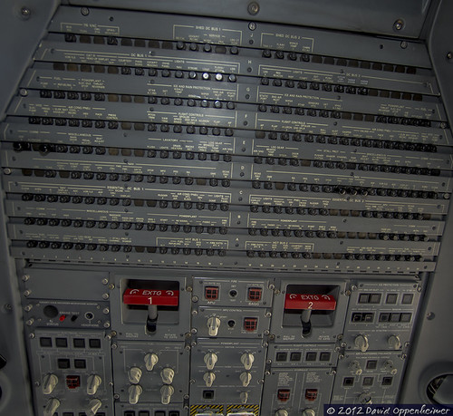 Jet 196 Control Panel Cockpit Control Panel of Embraer ERJ-145 Delta Airlines Je… | Flickr