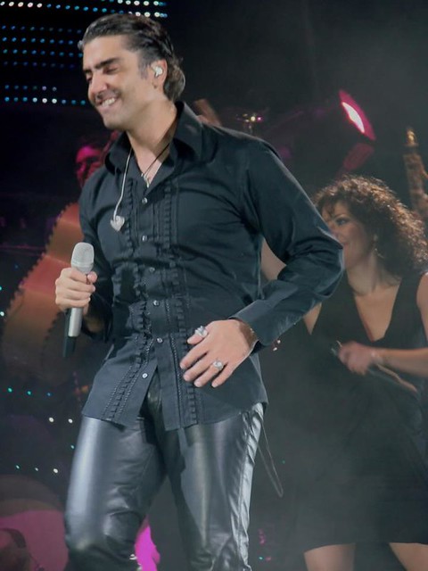 Mexican singer Alejandro Fernandez loves leather