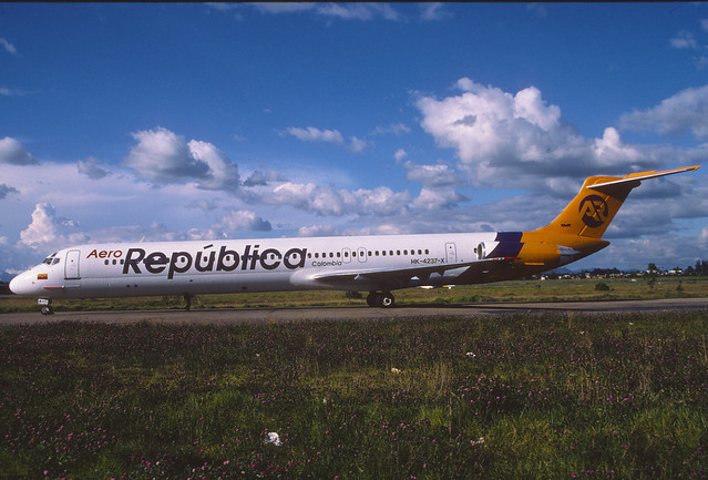 Aero Republica Colombia MD-81; HK-4237-X, December 2001