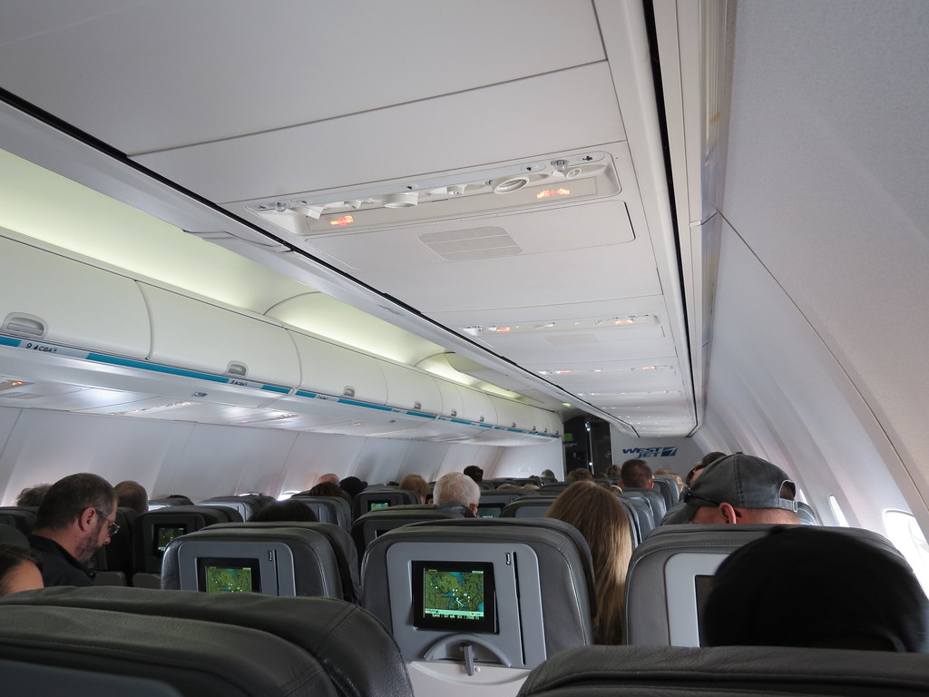 View Of Westjet Boeing 737 700 Plane S Cabin A 737 700 Can