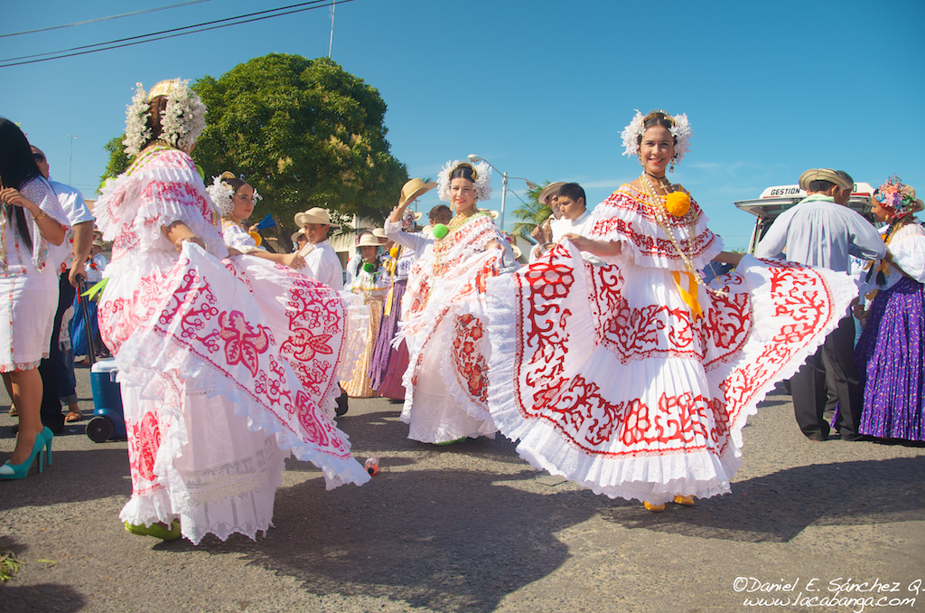 Baile y pollera