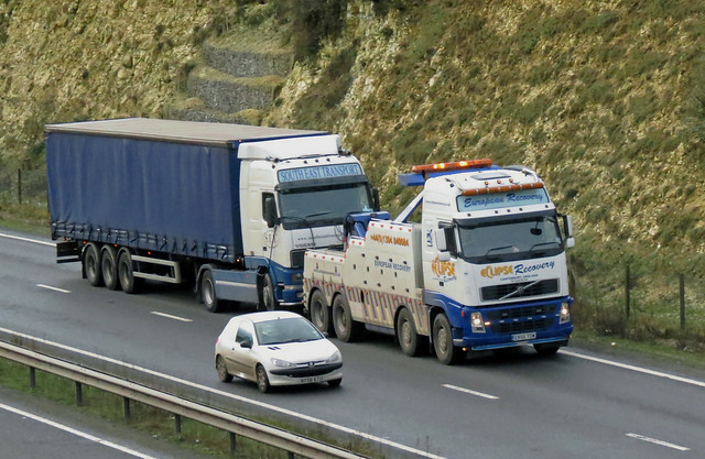 Volvo Eclipse Recovery Lorry with Volvo FH12 in tow