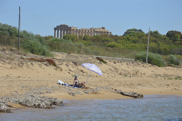 Marinella di Selinunte: la spiaggia e il tempio