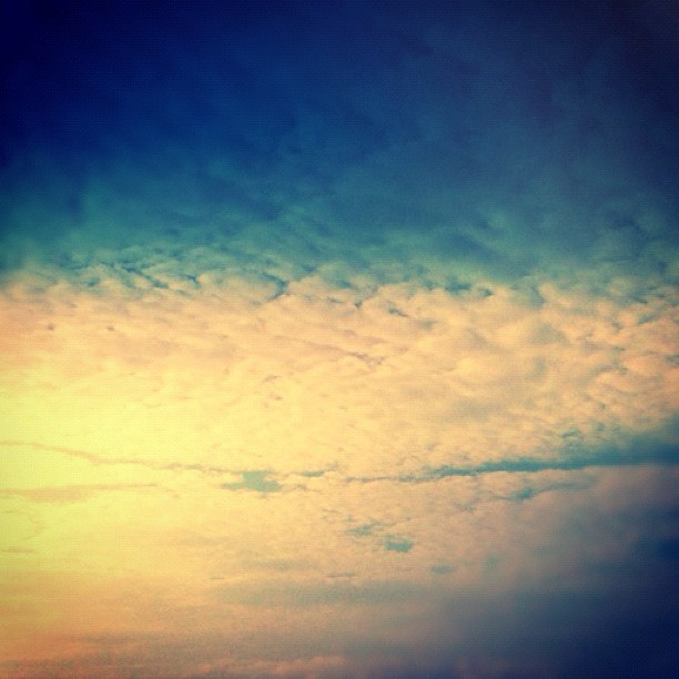 Cloud Seven #clouds #blanket #sky#nature #instalove #instaawe #iphonagraphy #hipstamatic #seven #yellow #blue #xpro #hi