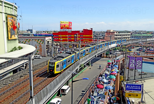 philippines manila mrtline3 mrt3 metrostarexpress lrt travel bilwander phiιippines train railway metrostation