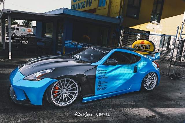 Bagged Nissan 370z on 20