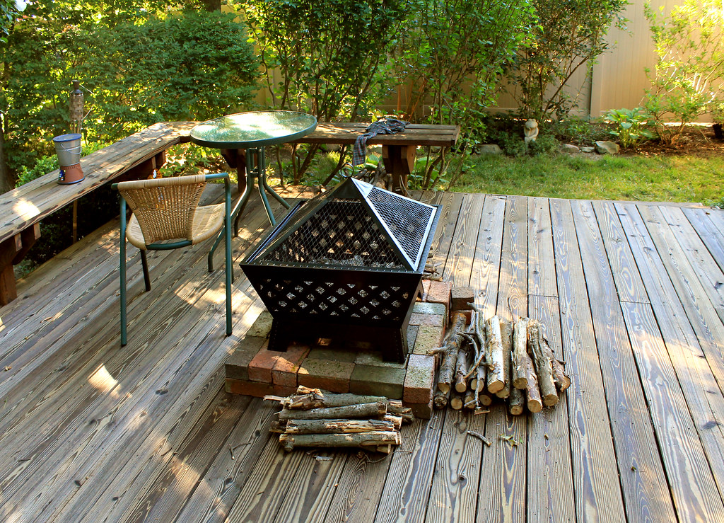 Backyard - Fire Pit | Outdoor fireplace ready to fire up. | Jack Pearce |  Flickr