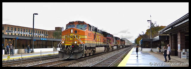 BNSF 4575 Rolls Through Naperville, Illinois