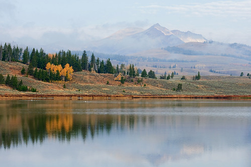 Swan Lake and Electic Peak by bhophotos, Autumn morning reflections at Swan Lake Flats.

Yellowstone National Park, Wyoming, USA

<u>© All Ri