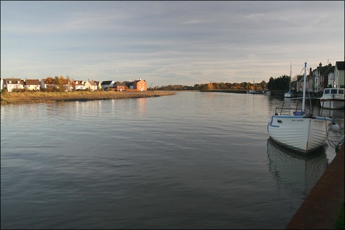 The River Colne at Rowhedge Rowhedge is on the right hand side of the river here whilst Wivenhoe is on the left hand bank.