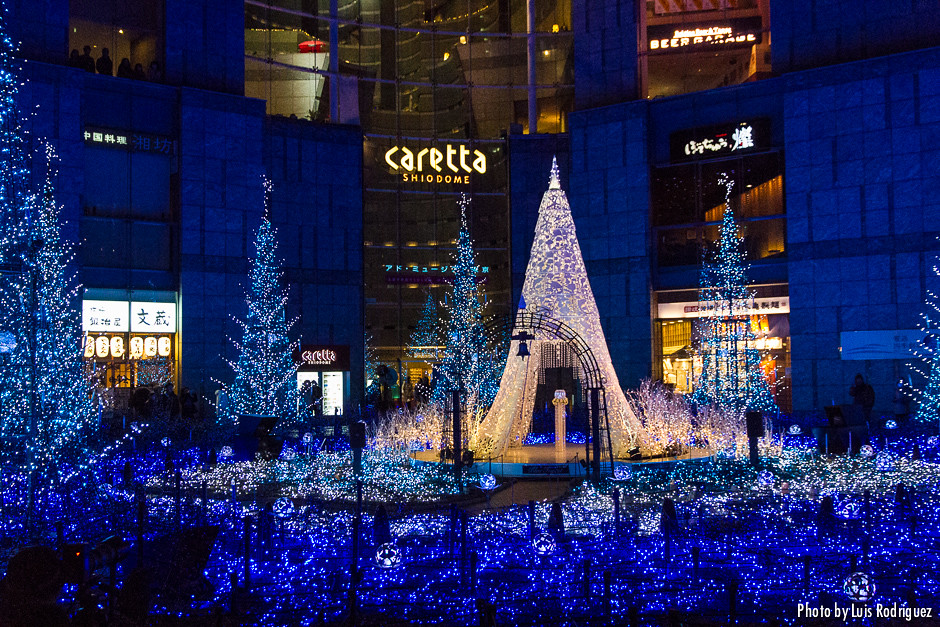 Las iluminaciones navideñas de Caretta Shiodome son de las preferidas por los tokiotas