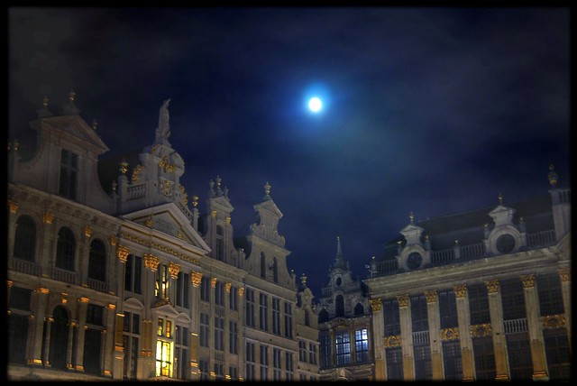 The full moon and Grand Place