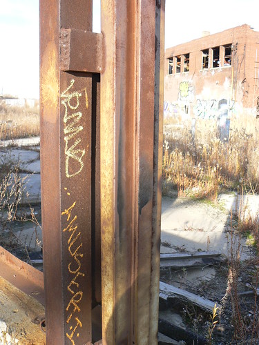 amuser tag | by httpill