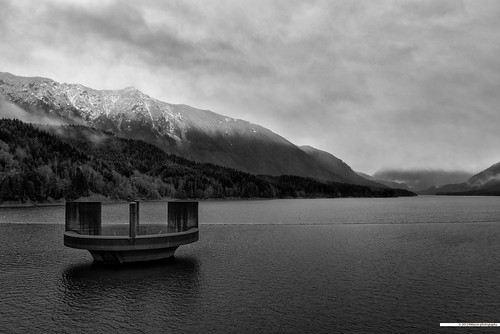 trees bw lake snow water monochrome rain clouds washington unitedstates sultan spadalake nikonwideanglepcenikkor24mmf35ded