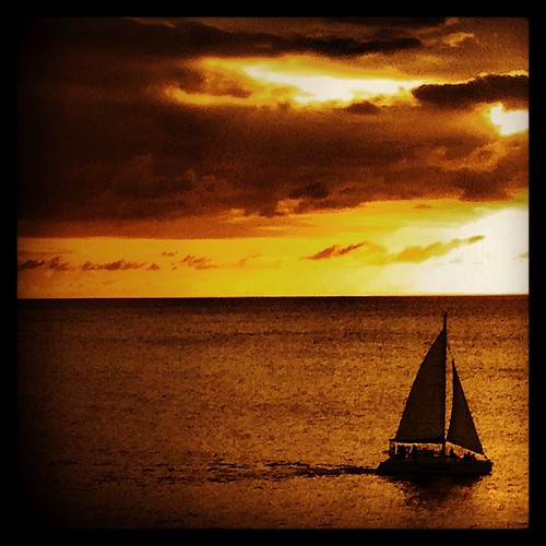 Towards the light #ocean #sunset #sky #clouds #sun #sailboat #sunset #puertorico #ignation #instahub #iphonesia #iphoneonly #iphoneography #picoftheday #photooftheday | by SROlmeda