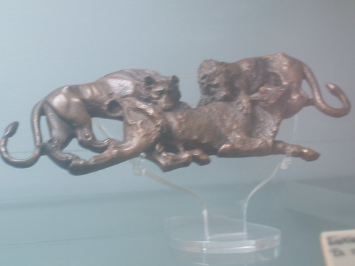 201312270076-Cyprus-museum-C5-lions-w-bull
