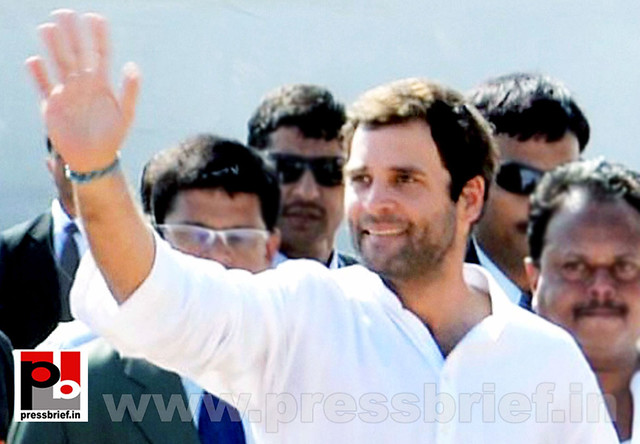 Rahul Gandhi addresses election rally in Gujarat 05