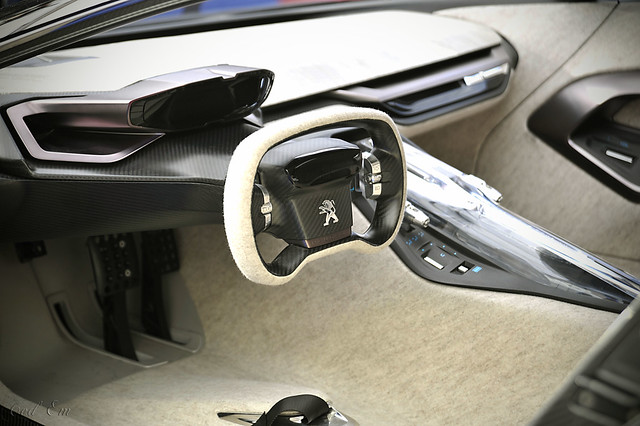 Peugeot concept car ONYX hybride