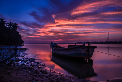 Boat by Kishore Ryali, Chinchinaada Bridge
