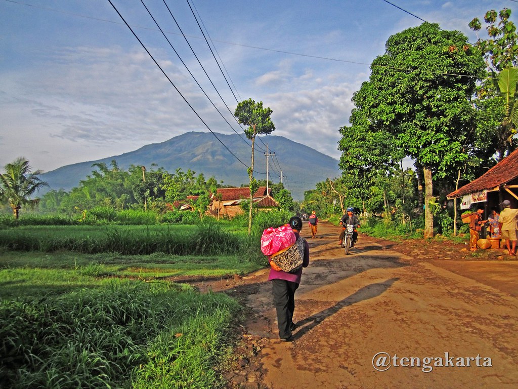 Pemandangan Gunung Lawu Dari Dusun Jetak Desa Simo Kabupat Flickr