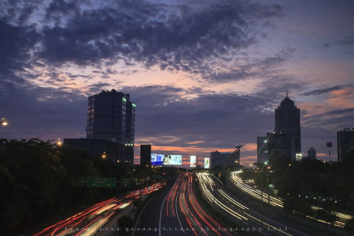 Uncommon by franciscus nanang triana, Jakarta typically have a flat sky due to pollution, but not lately. After several days of rain, the