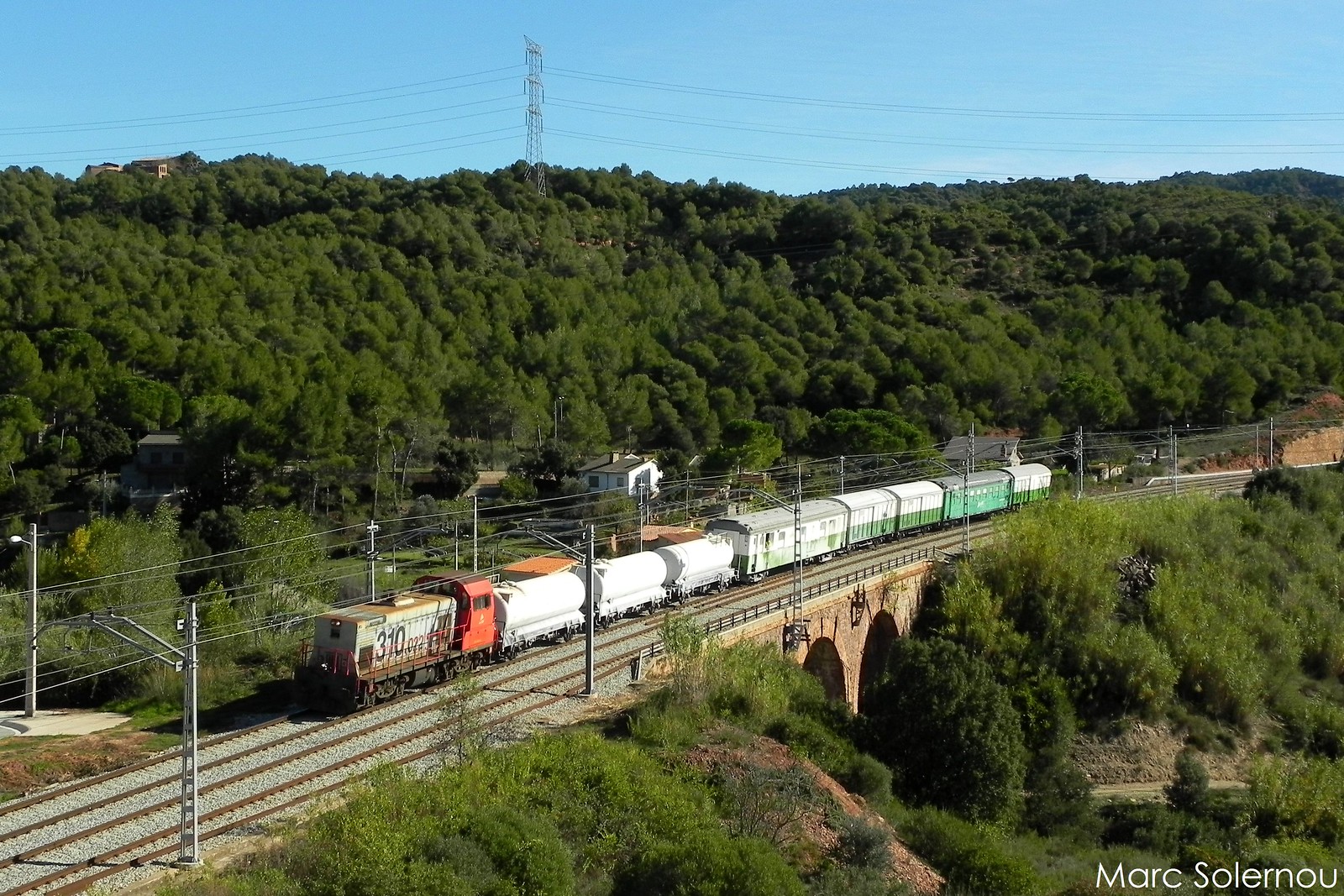 Adif 310-022 - Castellbell i el Vilar 05/11/2012