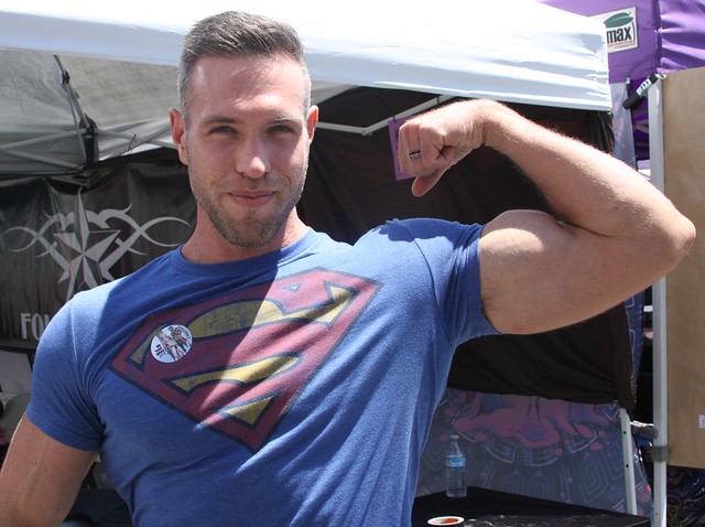 SEXY CLOTHED HUNKS ! DORE ALLEY FAIR 2018 ! ( safe photo )