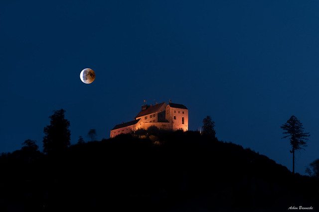 Waldburg moon eclipse ...
