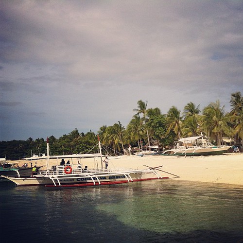 boats beachbum uploaded:by=flickstagram instagram:venue_name=malapascuaisland instagram:venue=5644016 instagram:photo=361099435997960349769133