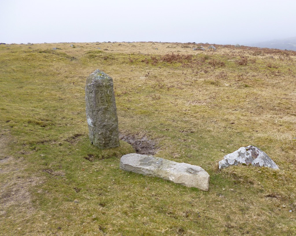 DV_PCWW06 beside FALLEN DV_YEPRO4 MILESTONE | Surviving Esta… | Flickr