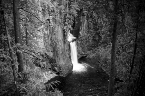 blackandwhite bw cliff water oregon river waterfall nikon falls toketee umpqua d90 toketeefalls bassalt