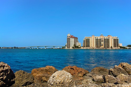 bridge blue vacation rocks day florida large clear ritzcarlton 0412 sarasotabay johnringlingcauseway