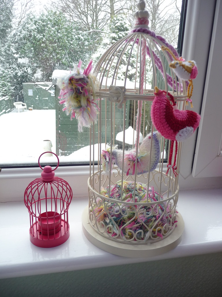 wilfi sent me the tiny Bird Cage. You know how I love them! Thank you so much!