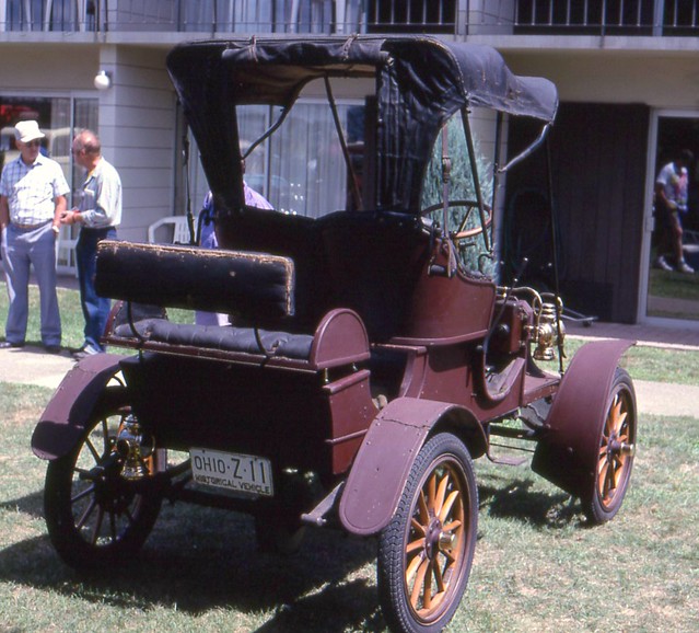 1906 Reo runabout