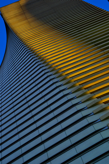 Upward view of PIAS Ginza Building (ピアス銀座ビル)