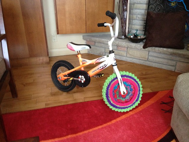 Mikey's Yarn Bombed Bike: Front Wheel