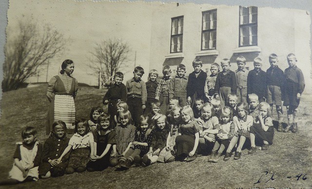 Iisalmen kirkonkylän kansakoulun I-luokka keväällä 1946