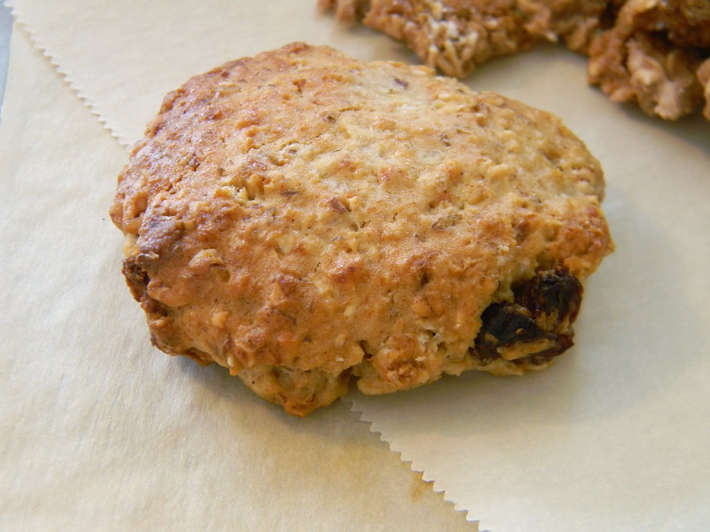 Applesauce-Raisin Cookies