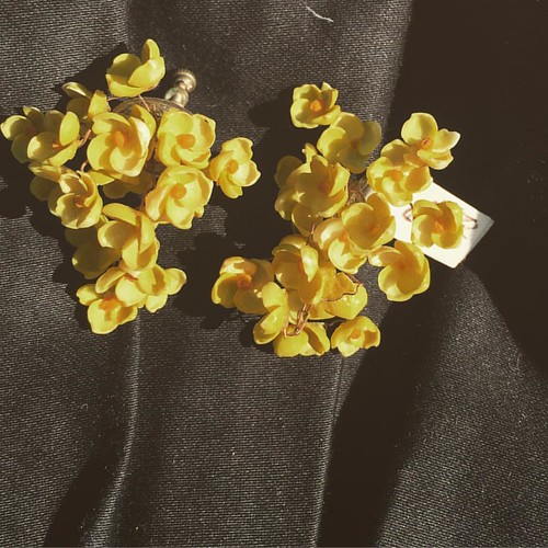 New vintage celluloid earrings? Yes, please! #shopping #1950s #celluloid #vintage #vintageearrings #jewelry #vintagejewelry #earrings #pinup #pinupstyle #vintagestyle #pinupforlife #retro | by thejennigirl