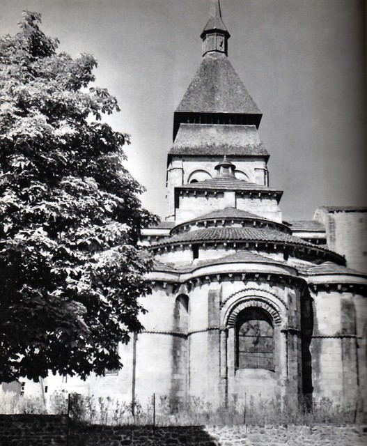 Chevet de l'église de Chambon-sur-Voueize, Creuse, Limousin.