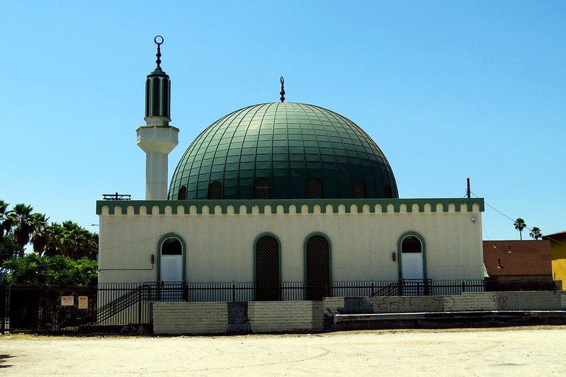Comunidade muçulmana indonésia de LA ganha mesquita própria em Pico Union