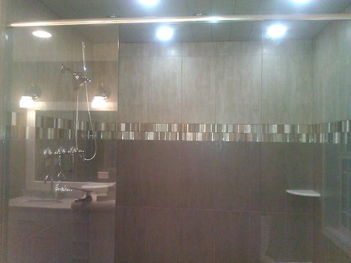 Porcelain tile and glass border accents