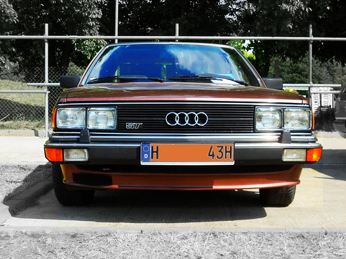 Audi 200 5T Type 43 (1980) | * straight-five cylinders ...