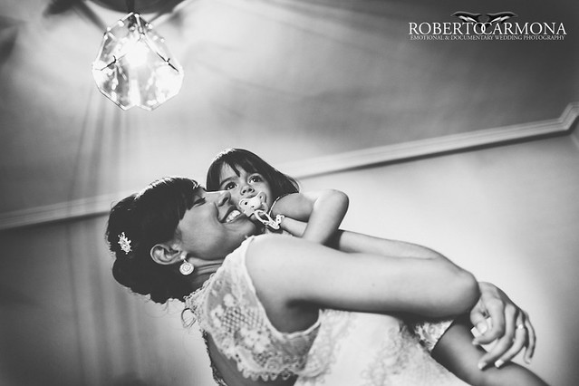 Roberto Carmona. Emotional & documentary wedding photography