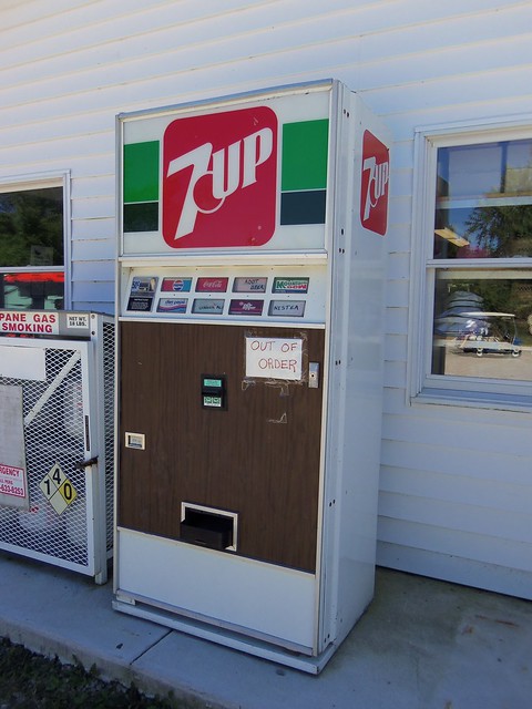Vintage 7Up Vending Machine