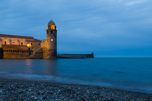 travel winter light sunset sea sky seascape france tower castle clock tourism beach church water horizontal architecture night clouds french landscape bay coast seaside twilight europe mediterranean cityscape view bell cloudy landmark historic coastline collioure francia roussillon languedoc linguadocarossiglione